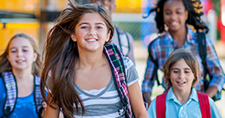 kids walk with backpacks _ back to school health tips from mercy health